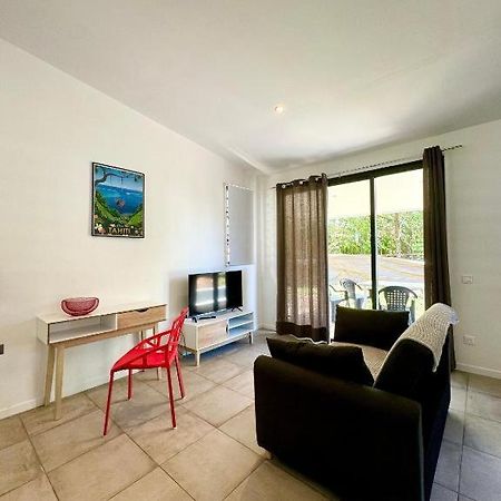 פאפט Tiny House Moorea Hinavai מראה חיצוני תמונה